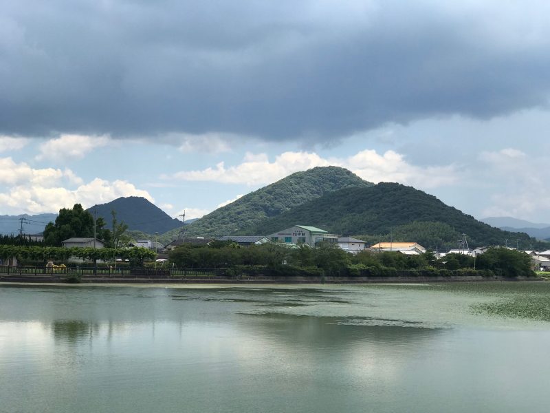 สุขาอยู่หนใด