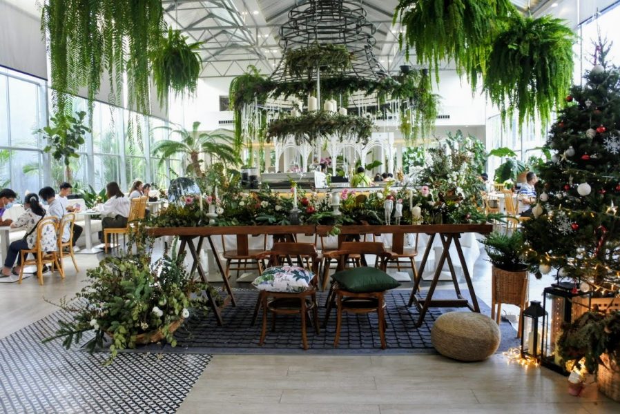 大人気のフラワーカフェ