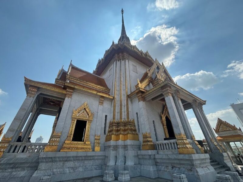 ワット・トライミットとタイティー