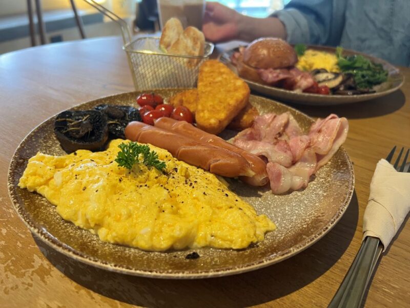 ラムカムヘン通りのオシャレカフェ Parlour