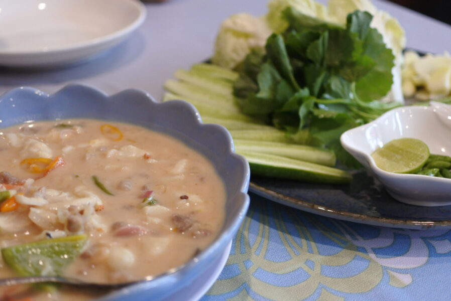 Ruen Mae Luiで南タイ料理