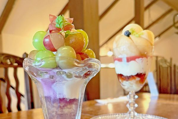 เติมความหวานด้วยขนมและผลไม้ที่ “ร้านคุราชิกิ โมโมโกะ”