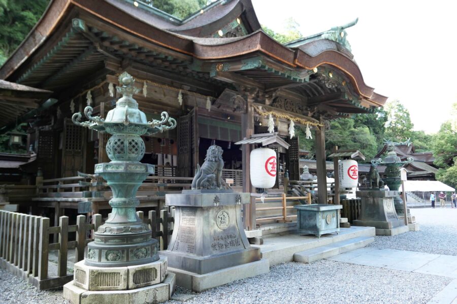 เดินเท้า 785 ขั้นมุ่งสู่ศาลเจ้าโคโตฮิรากู